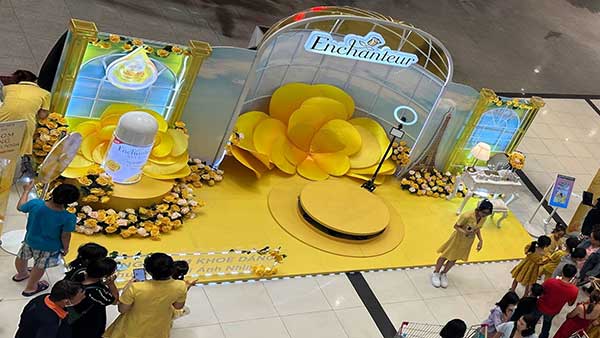 Bàn Xoay Photobooth 360 Độ Sự Kiện 1 thuê photo booth 360 độ
